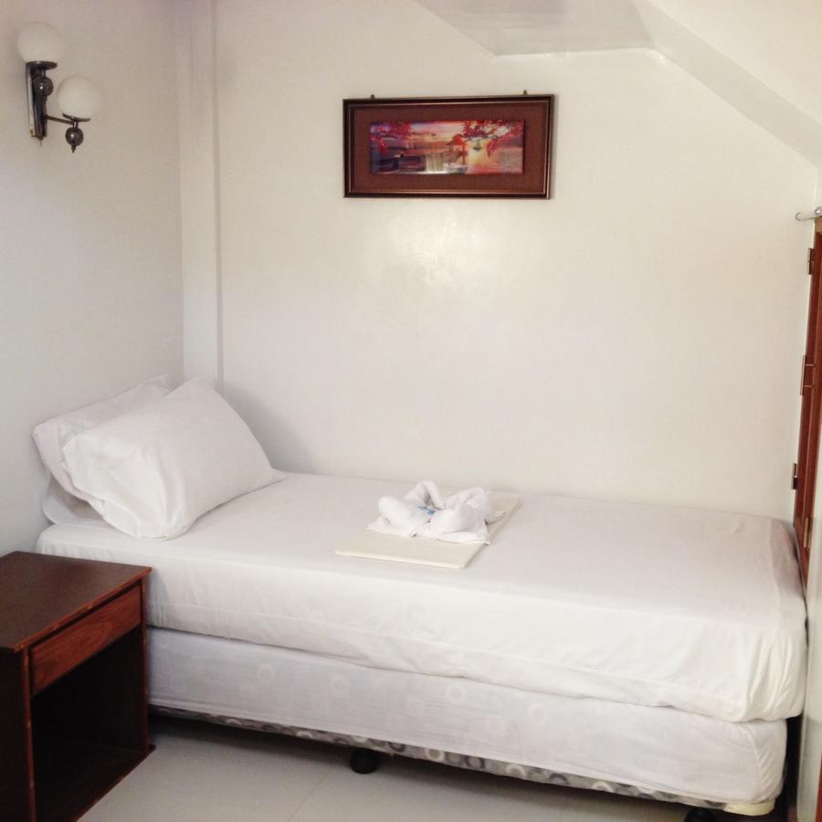 Peria Seafront Pensione Roxas  Exterior photo