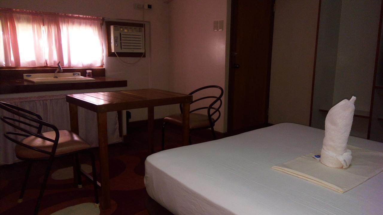Peria Seafront Pensione Roxas  Exterior photo